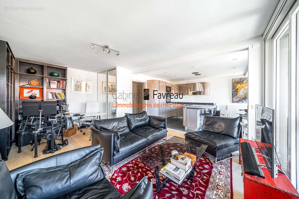 Appartement à PARIS-14E