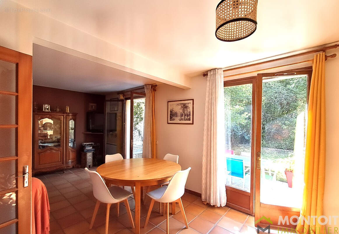 Maison 7 pieces - 160m2 - 5 chambres - garage double - jardin - proche toutes commodites - photo 6