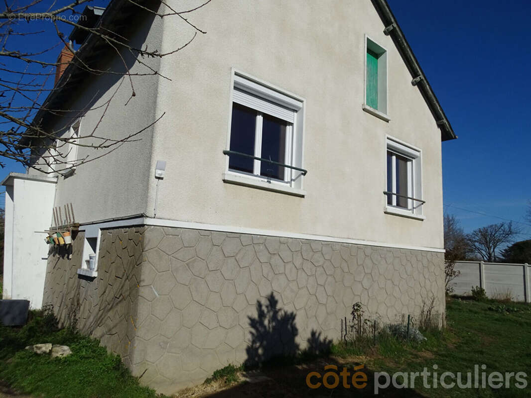 Maison à CHEZAL-BENOIT