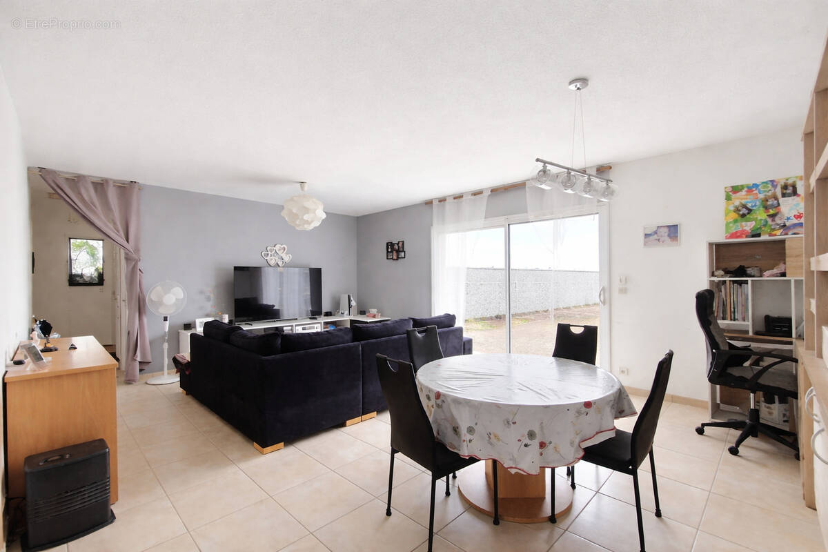 Maison à AIGREFEUILLE-D'AUNIS