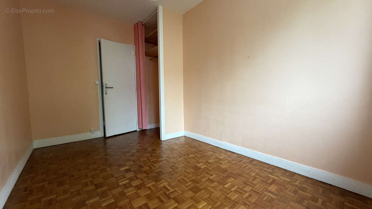 Appartement à SAINT-CYR-L'ECOLE