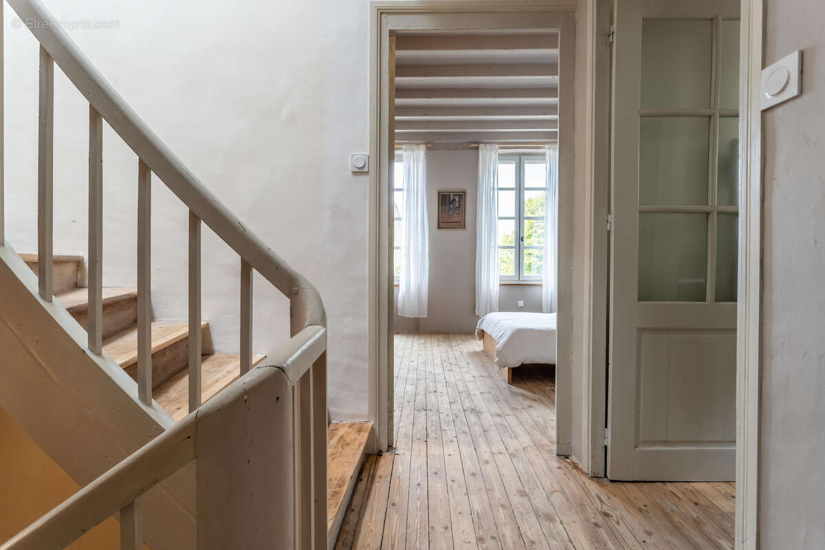 Maison de village avec jardin et garage - photo 12