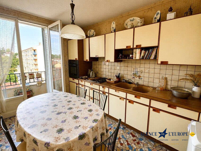 Appartement 80 m² à Vichy  - photo 4