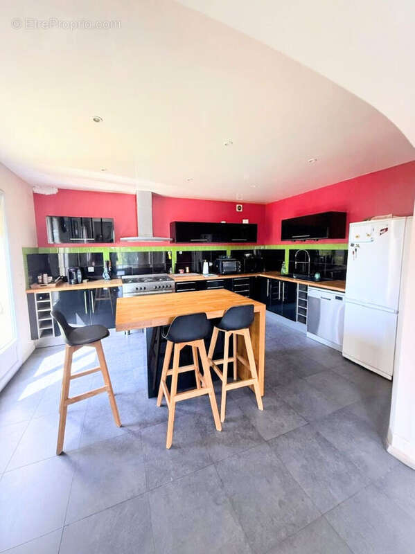 Superbe maison type loft / secteur des coteaux / environ 556 m² de terrain - photo 3