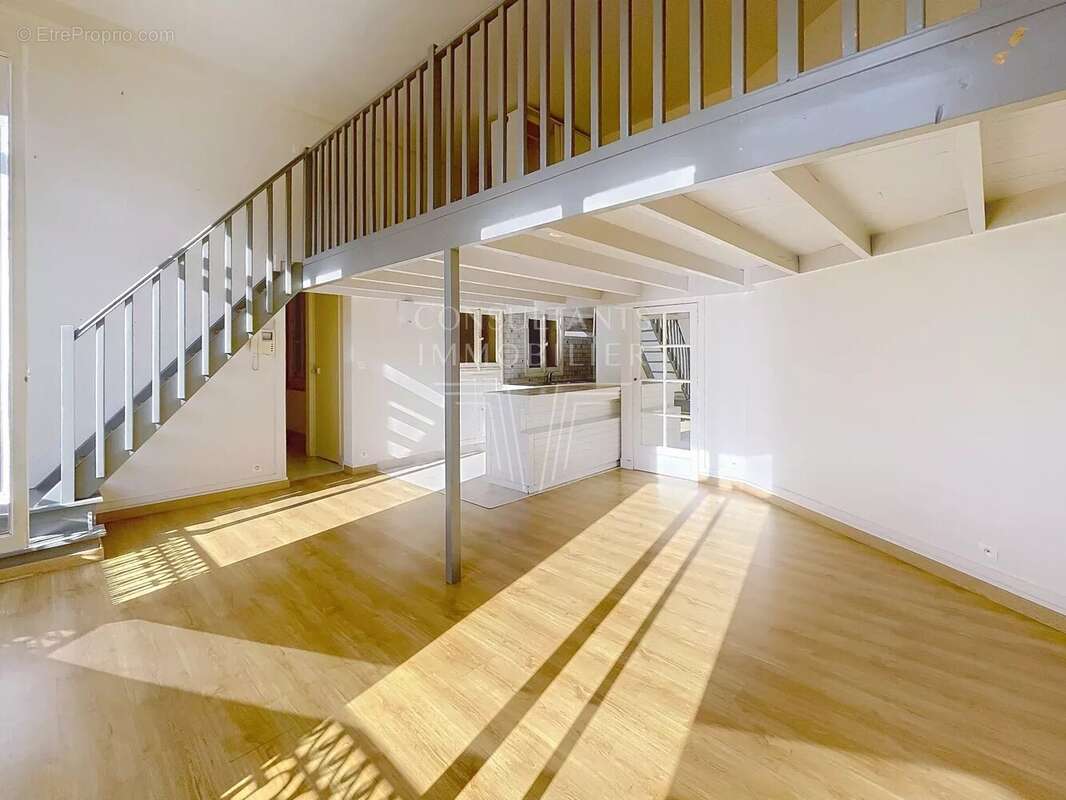 Appartement à PARIS-17E