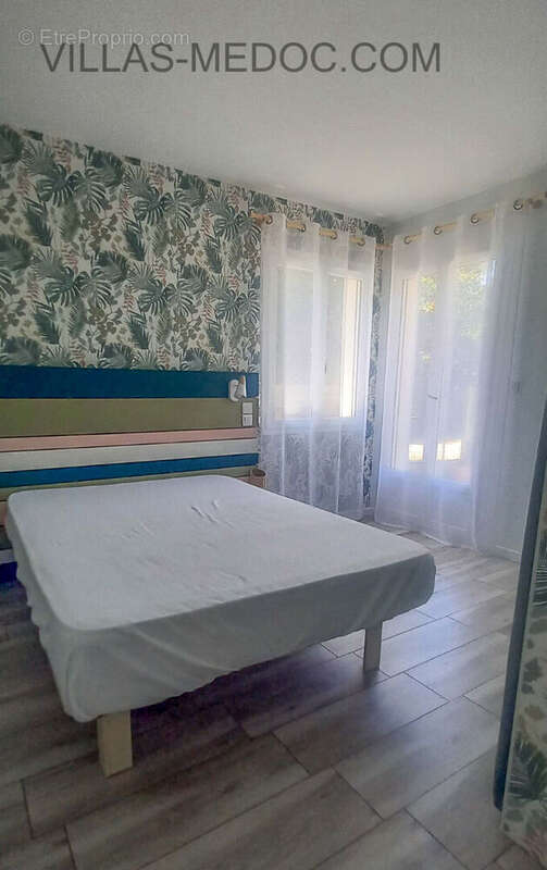 Maison à VENDAYS-MONTALIVET