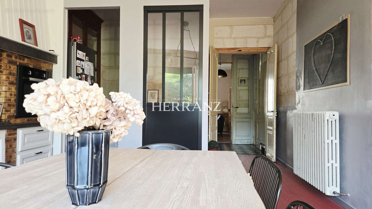 Maison bourgeoise - Coeur de Bastide 220m2 - Jardin arboré et garage attenant - photo 4