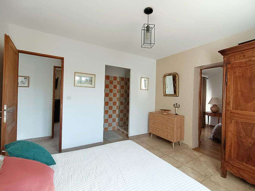 Maison à FONTVIEILLE