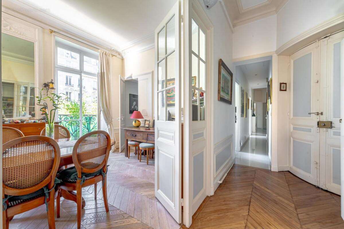 Appartement à PARIS-11E
