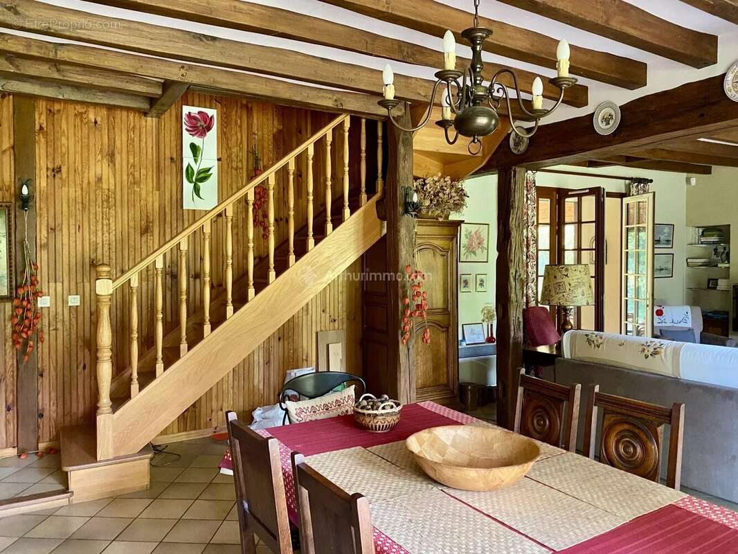 Maison à LA CHARTRE-SUR-LE-LOIR