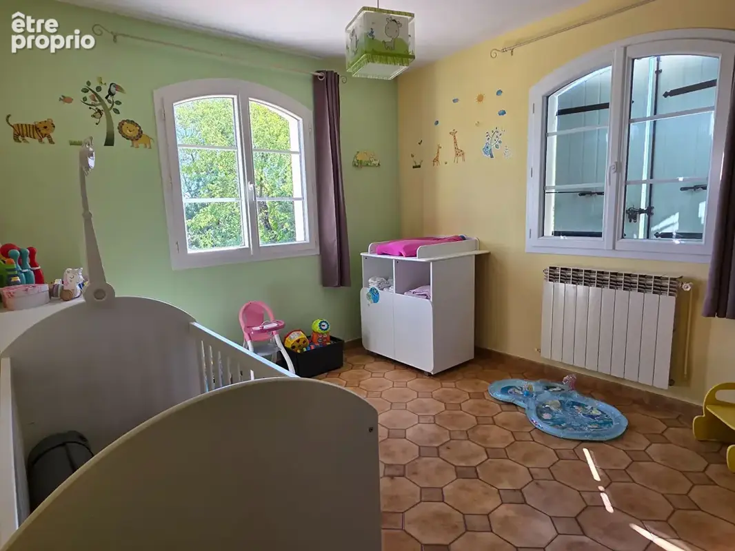 Maison avec piscine et terrain plat de 1630 m² - photo 9