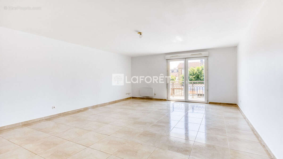 Appartement à PONTAULT-COMBAULT