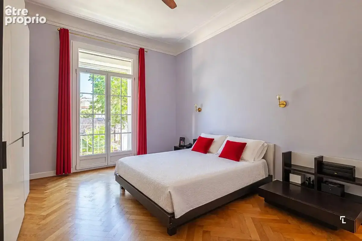 L’INSOUPÇONNÉE - Maison T7 de 325m2 - Jardin - 13008  Carré d'or - photo 14