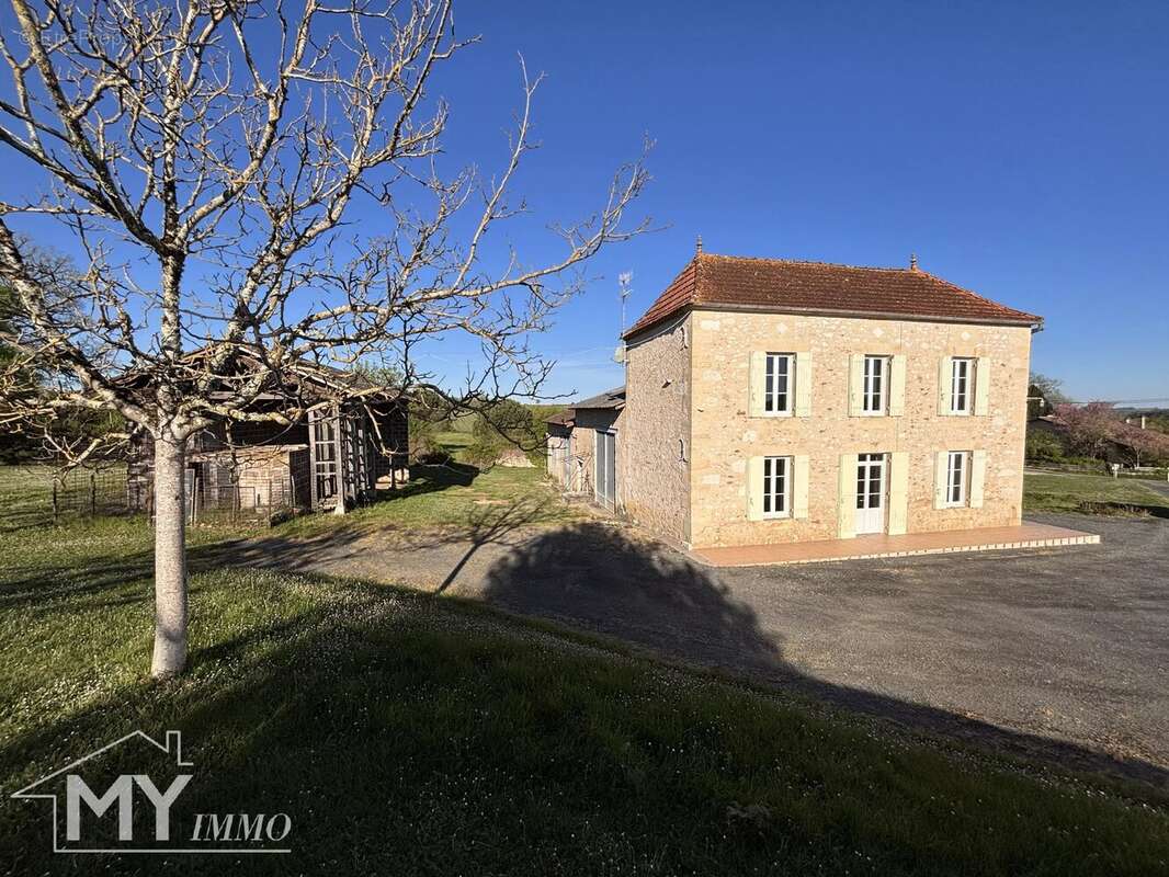 Maison à PINEUILH