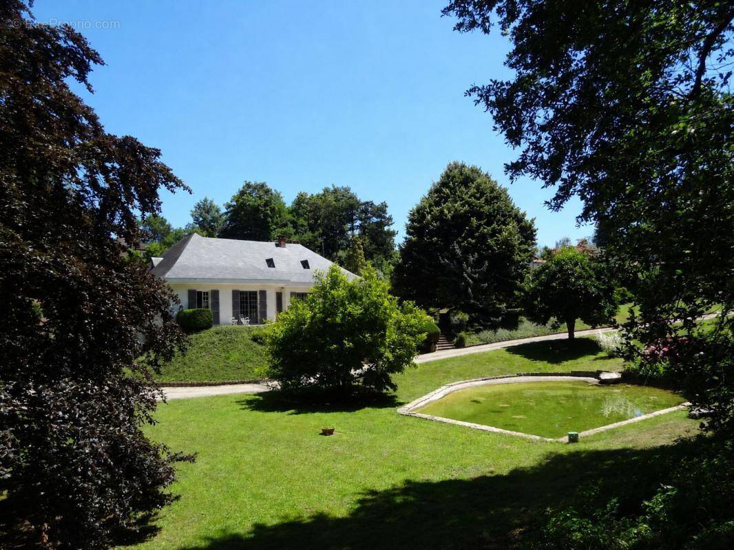 Maison à SAINT-GENIS-LAVAL