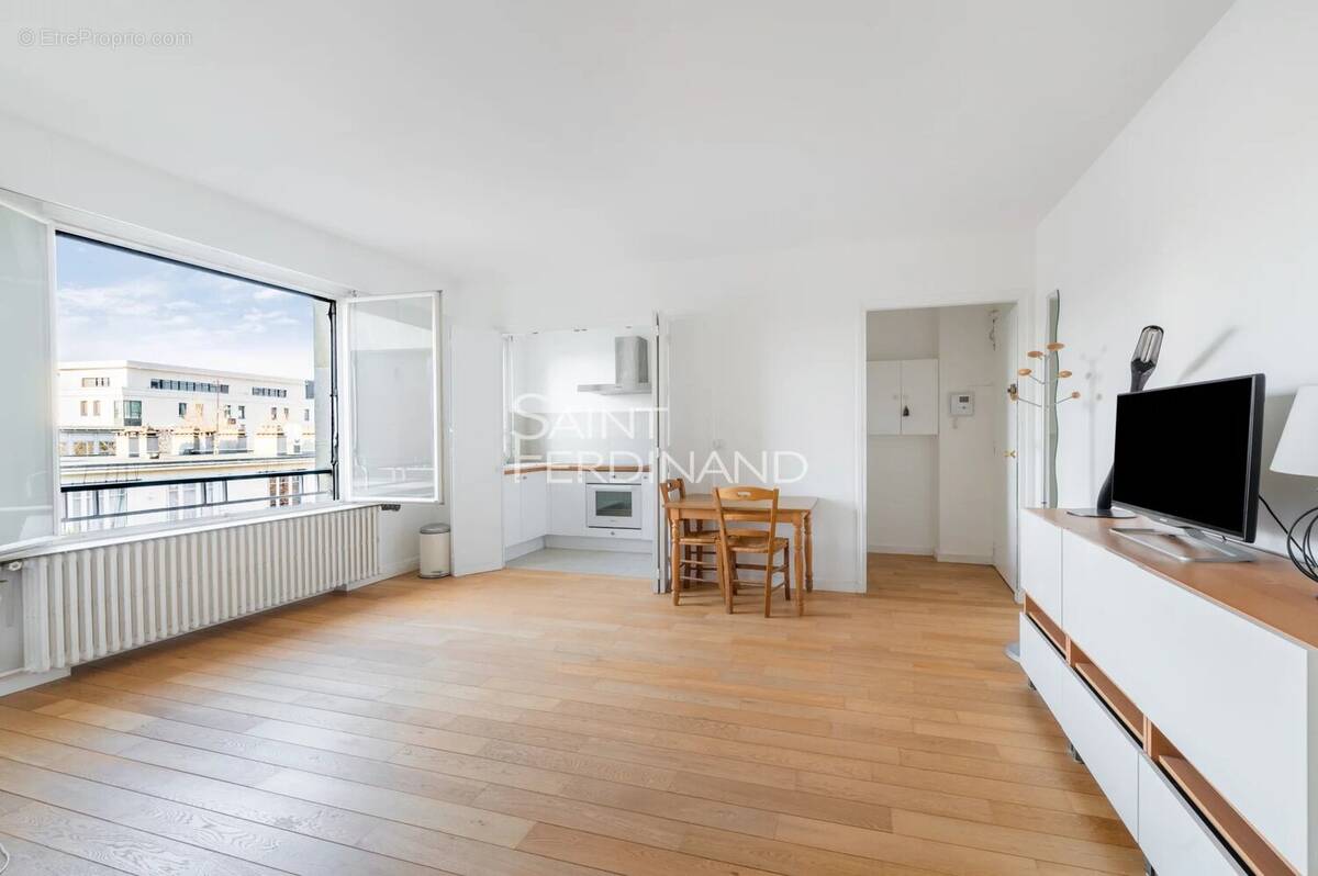 Appartement à NEUILLY-SUR-SEINE