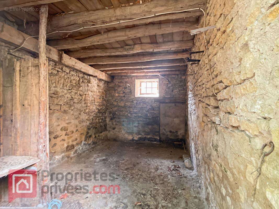 Maison à VAULT-DE-LUGNY