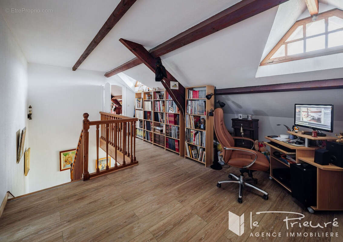 Maison à MIRANDOL-BOURGNOUNAC