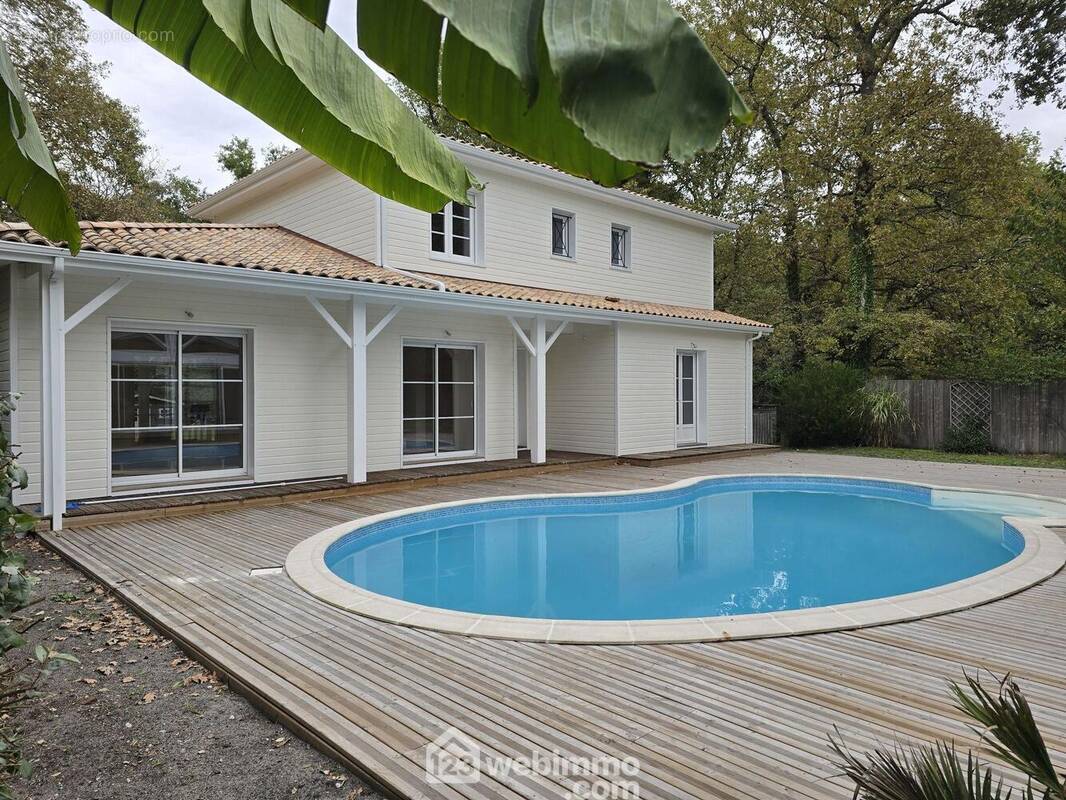 Une magnifique propriété en bois - Maison à LE PIAN-MEDOC