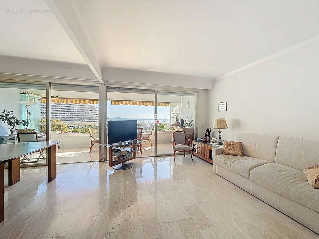 Appartement à VILLENEUVE-LOUBET