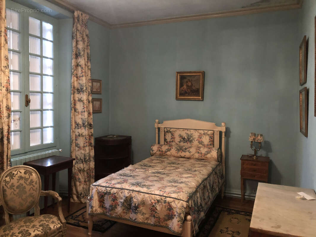 Maison à BARBEZIEUX-SAINT-HILAIRE