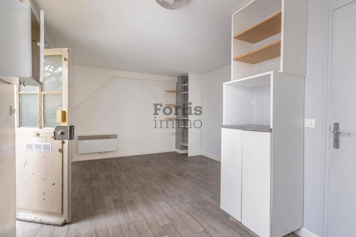 Appartement à PARIS-3E