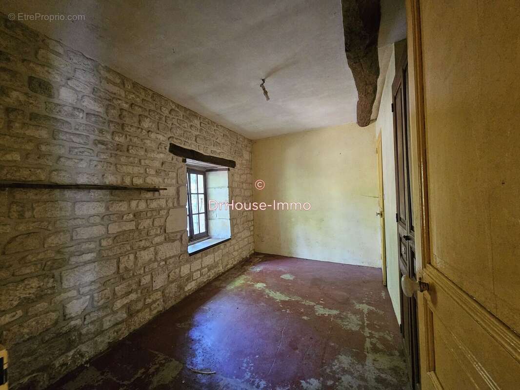 Maison 88 m² à Saint-Maxire  - photo 7