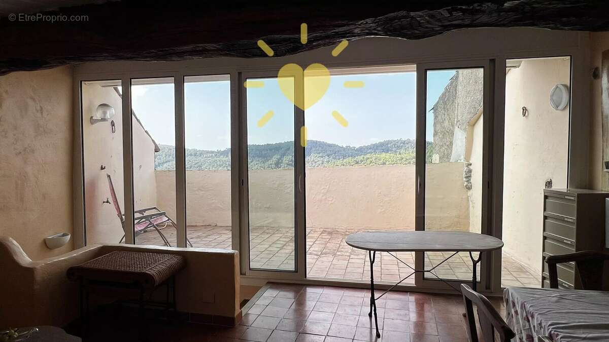 CLAVIERS : Belle maison de village restaurée avec terrasse - photo 18