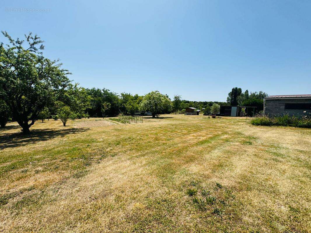 Maison à SAINT-LEGER-LE-PETIT