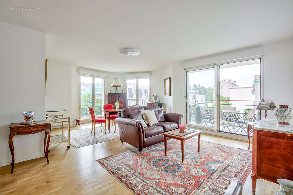 Appartement à COLOMBES