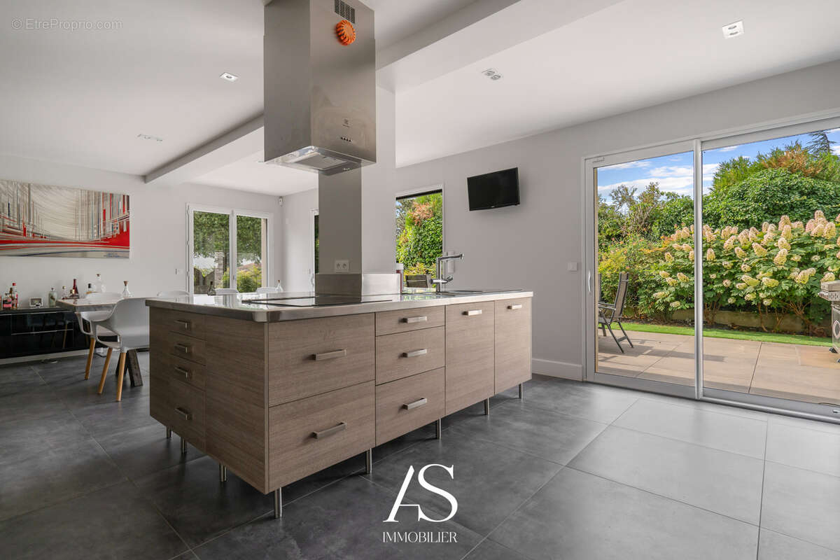 Maison à COLLONGES-AU-MONT-D&#039;OR