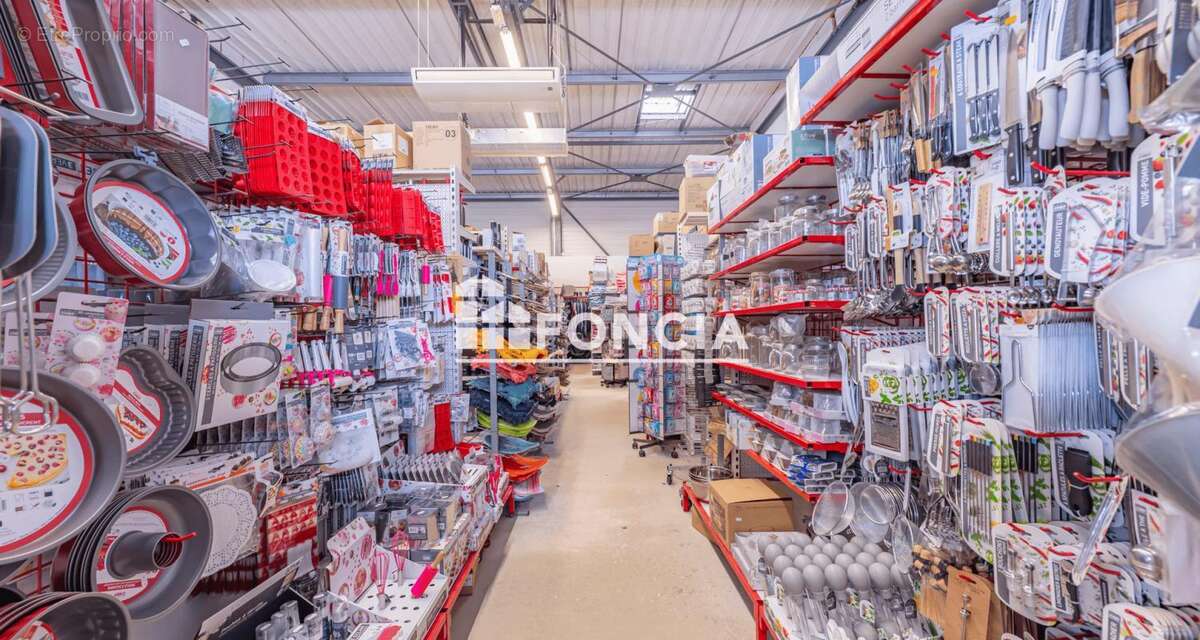 Commerce à SAINT-CLAIR-DU-RHONE