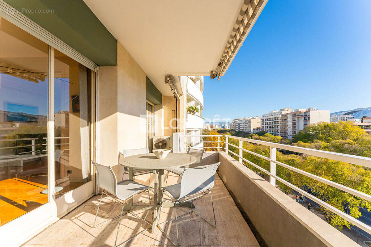 Appartement à MARSEILLE-8E