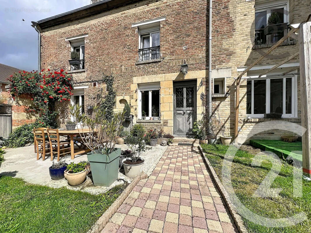 Maison à SAINT-HILAIRE-LE-PETIT