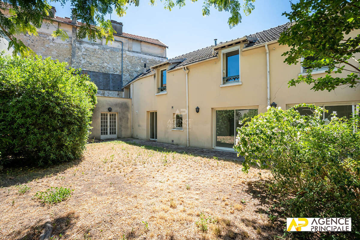 Maison Le Mesnil Le Roi 8 pièce(s) 145 m2 - photo 14