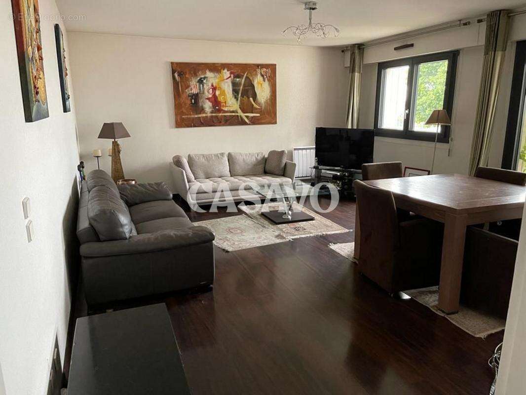 Appartement à CHARENTON-LE-PONT