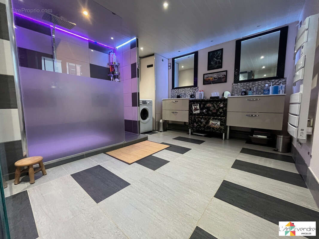 Maison à VILLENEUVE-LE-ROI