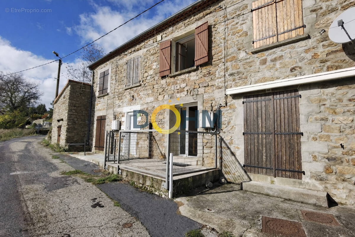 Maison à SAINT-ETIENNE-DE-LUGDARES