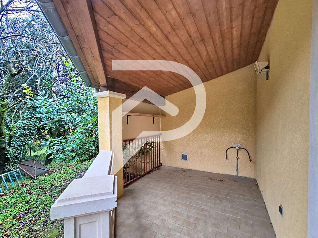 Maison à MONTELIMAR