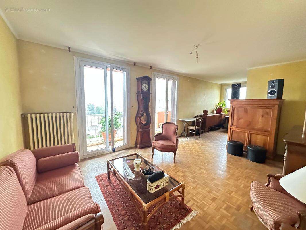Appartement À Vendre T3/4 - photo 2
