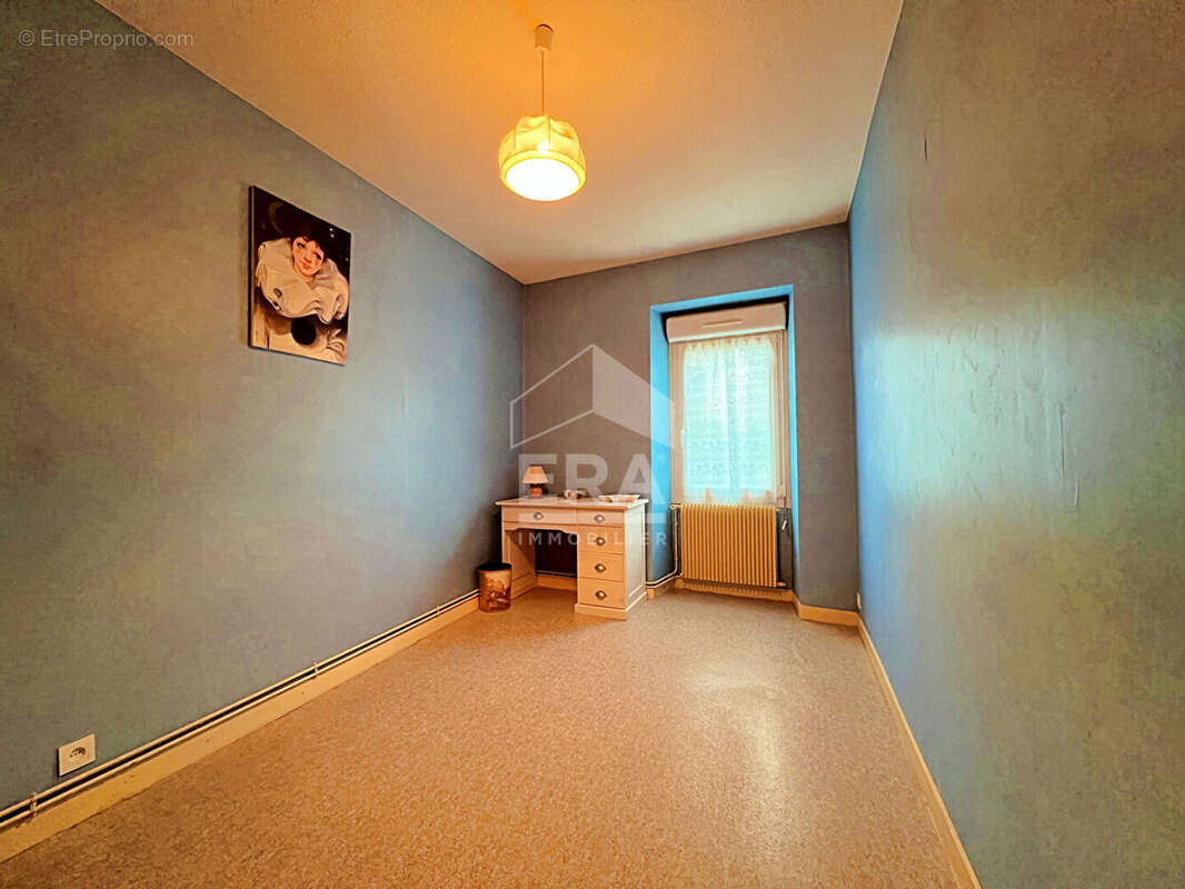 Maison à RUELLE-SUR-TOUVRE