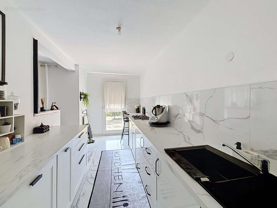 Appartement 80 m² à Echirolles  - photo 2