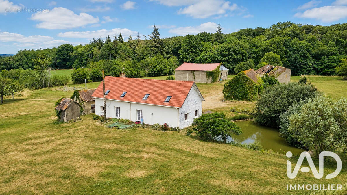 Maison 204 m² à Saint-Pierre-Des-Bois  - photo 2