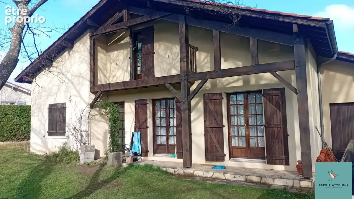 Maison 111 m² à Saint-Pierre-Du-Mont  - photo 2