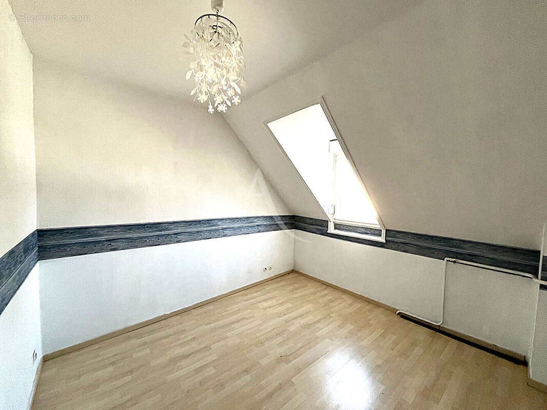 Maison à NEUILLE-PONT-PIERRE