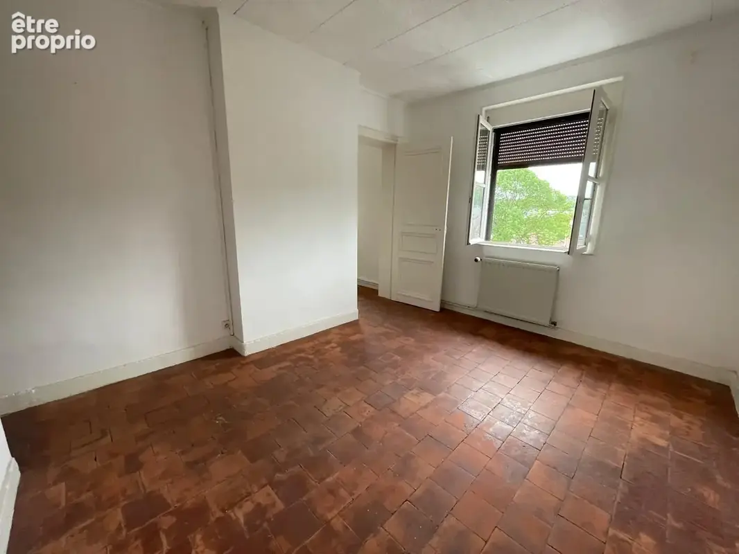 Appartement 5 pièces 97 m² à vendre à Guise (02120) - photo 4