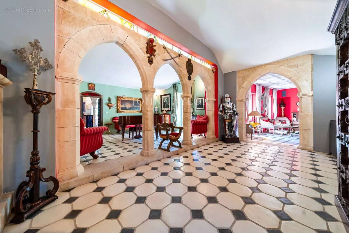 Propriété d'exception aux portes de Lourmarin – Élégant domaine de caractère au cœur du Luberon - photo 10