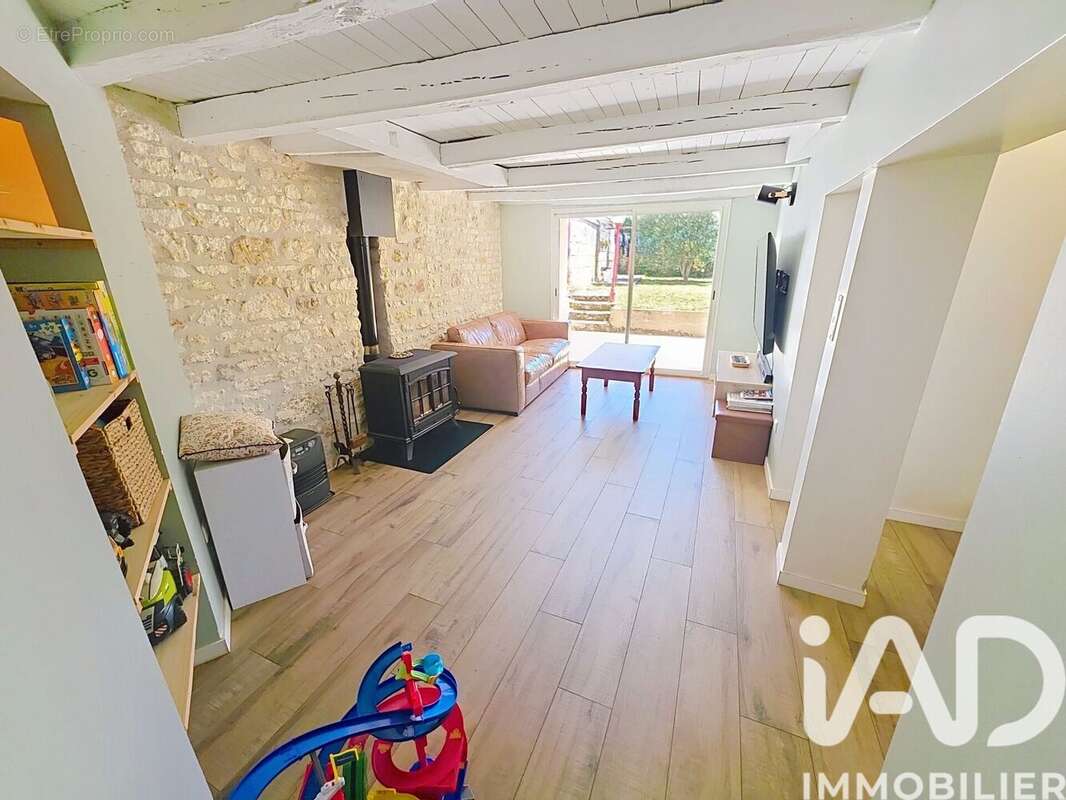 Maison 92 m² à Bouex  - photo 3
