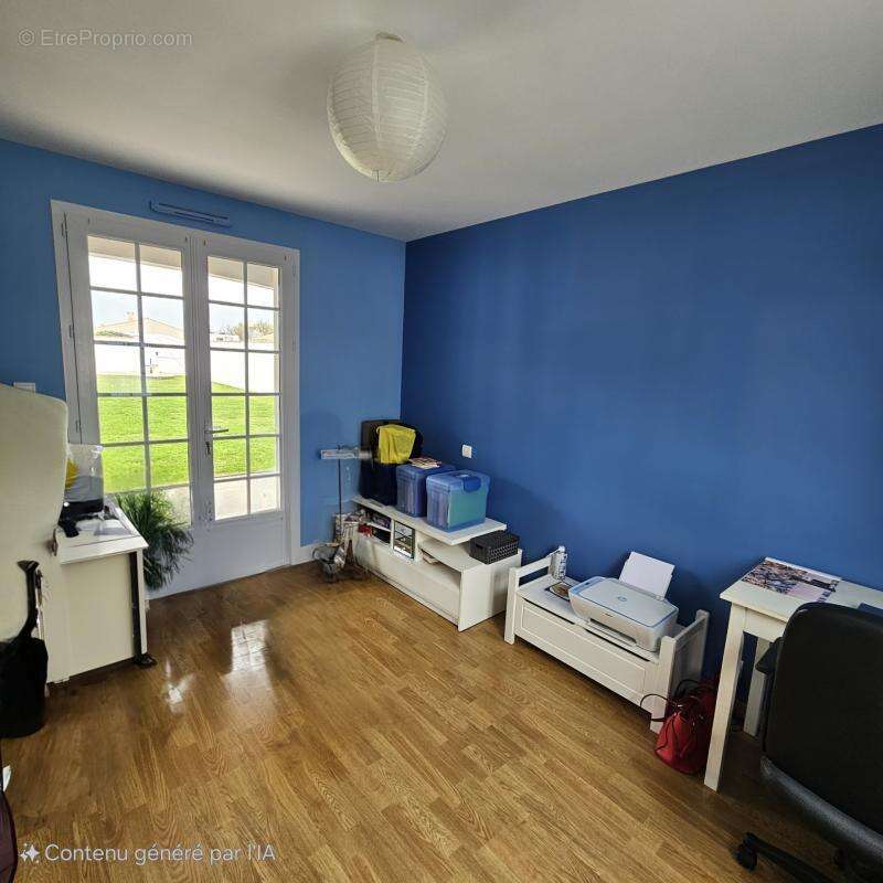 Maison à CHAMPAGNE-LES-MARAIS