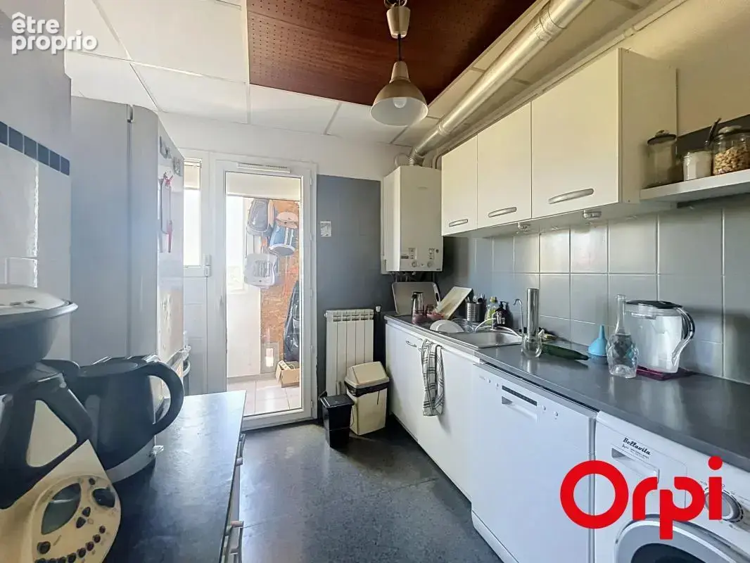 La seyne sur mer secteur donicarde - t3 59m2 avec balcon cave et parking - photo 5